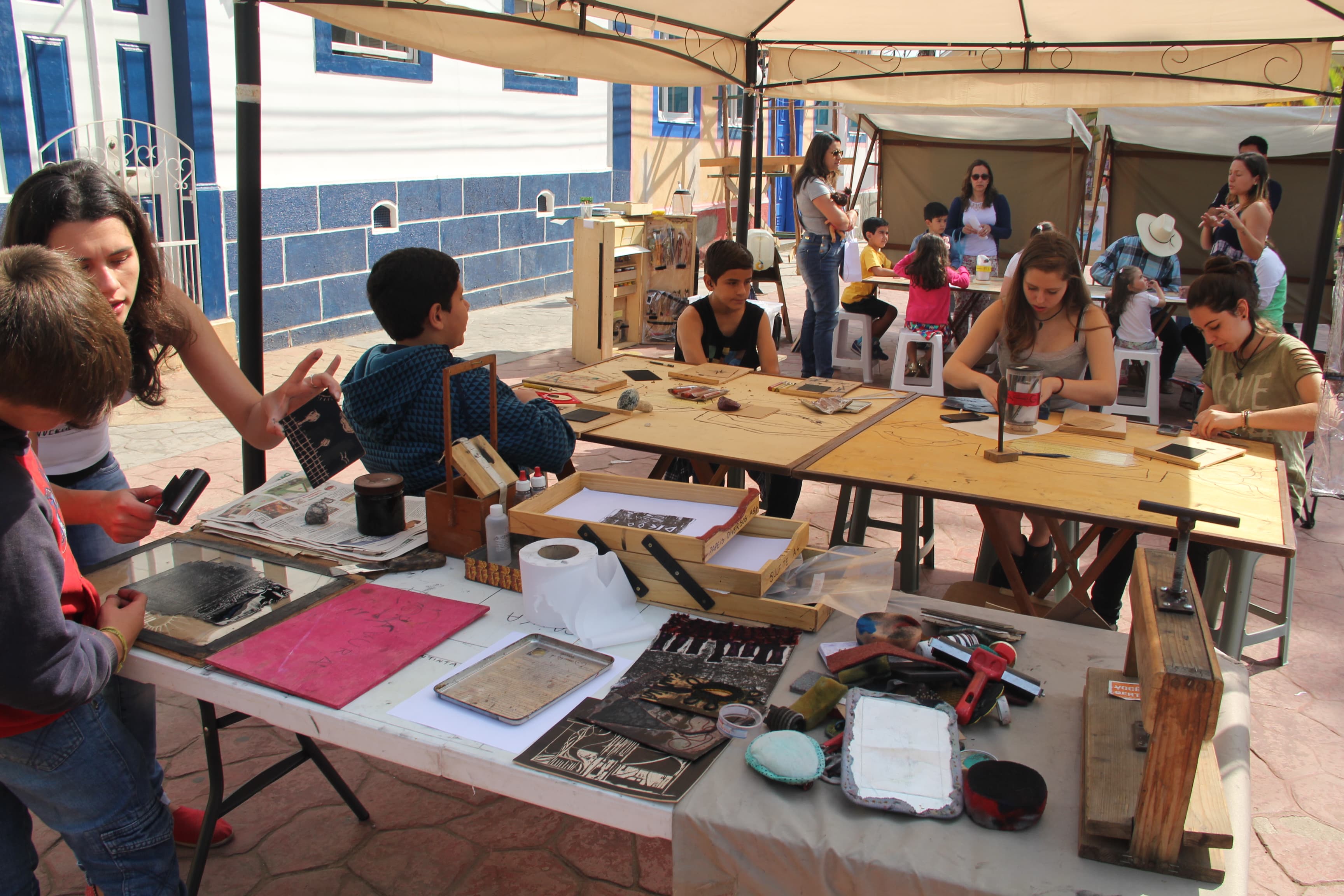 Exposição no EducaMais Jacareí revela a arte em espaços imaginários