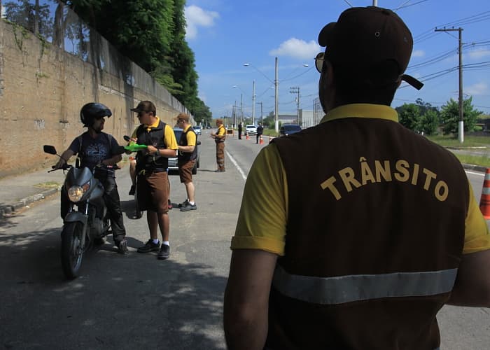 Trânsito ganha atenção durante Carnaval em Jacareí
