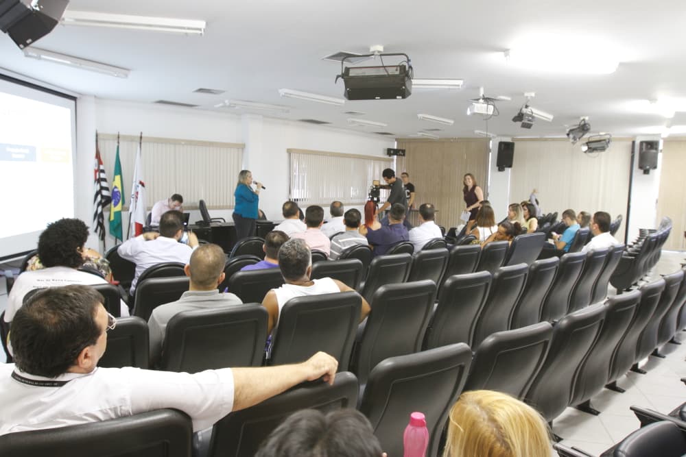 Secretaria de Assistência Social apresenta modelo de trabalho para vereadores