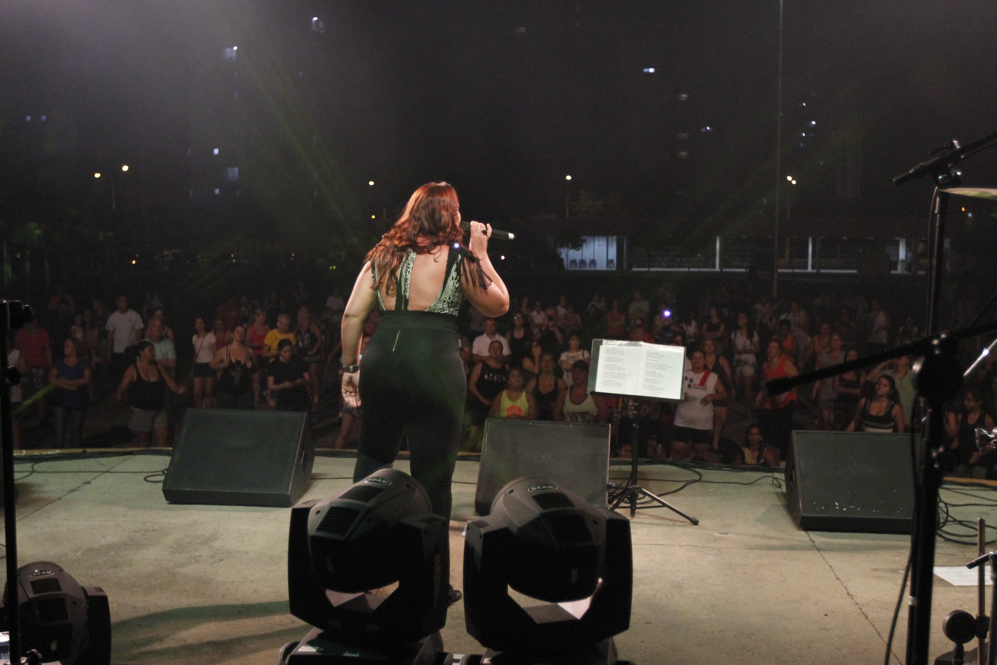 Show em comemoração ao Dia Internacional da Mulher anima noite no Parque da Cidade