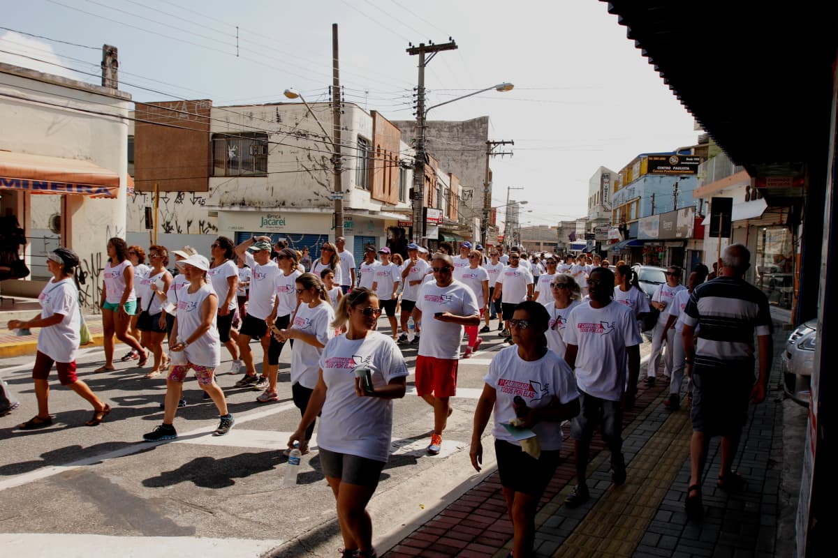 Caminhada marca encerramento da ‘Semana da Mulher’ em Jacareí
