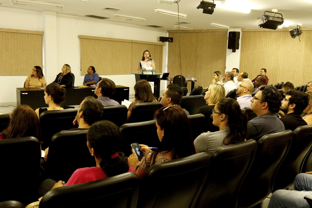 Secretaria de Assistência Social apresenta comissão do Plano Decenal