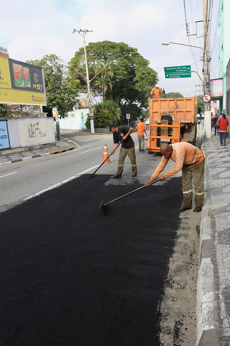 Operação tapa-buraco será realizada em quatro bairros nesta semana