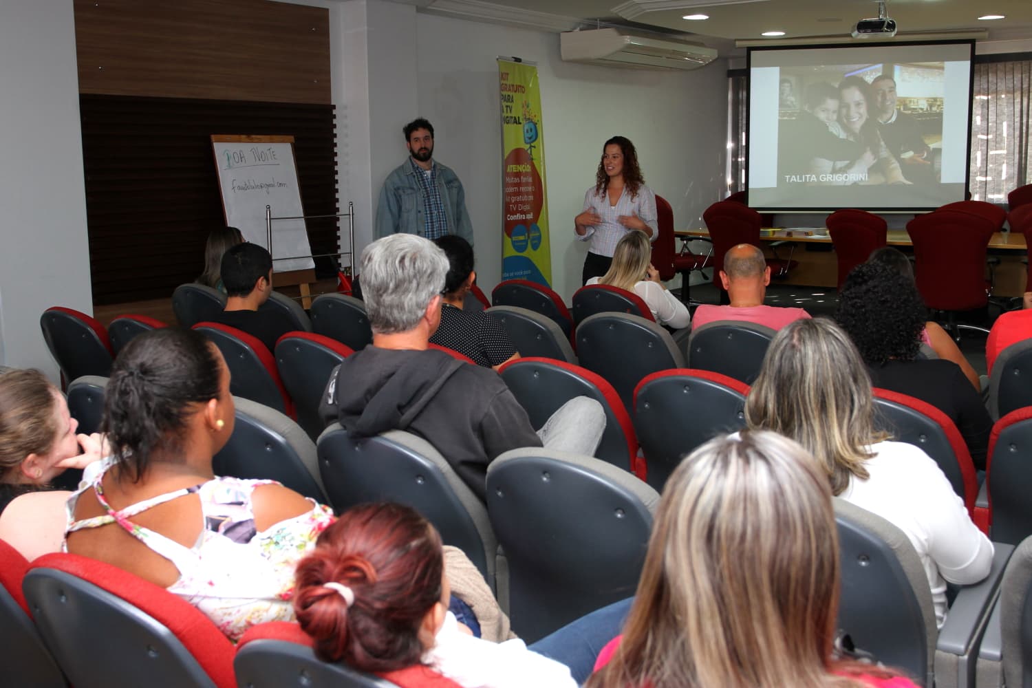 Servidores de Jacareí aprendem sobre processo de migração da TV digital