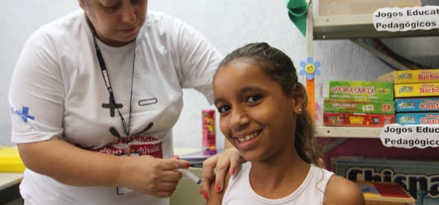 Saúde reforça vacinação de adolescentes contra o HPV, doença meningocócica C e Hepatite B