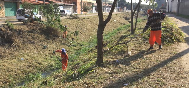 Serviços de capina estão em nove locais esta semana