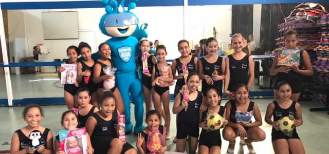 SAAE doa mais de cem brinquedos para Associação Fênix