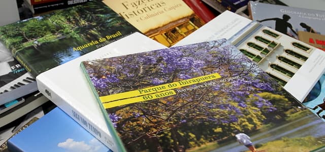 Viva Vida recebe doação de livros da Secretaria de Cultura do Estado