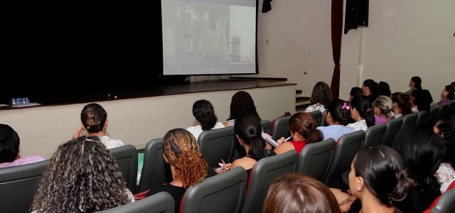 Secretaria de Educação realiza capacitação de profissionais de merenda escolar em Jacareí