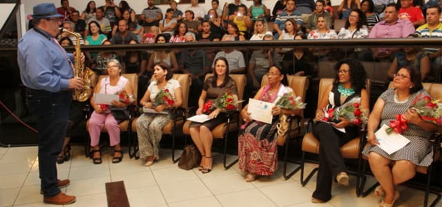 No Dia da Mulher, Prefeito protocola projeto de Lei para implementação do programa “Família Segura”