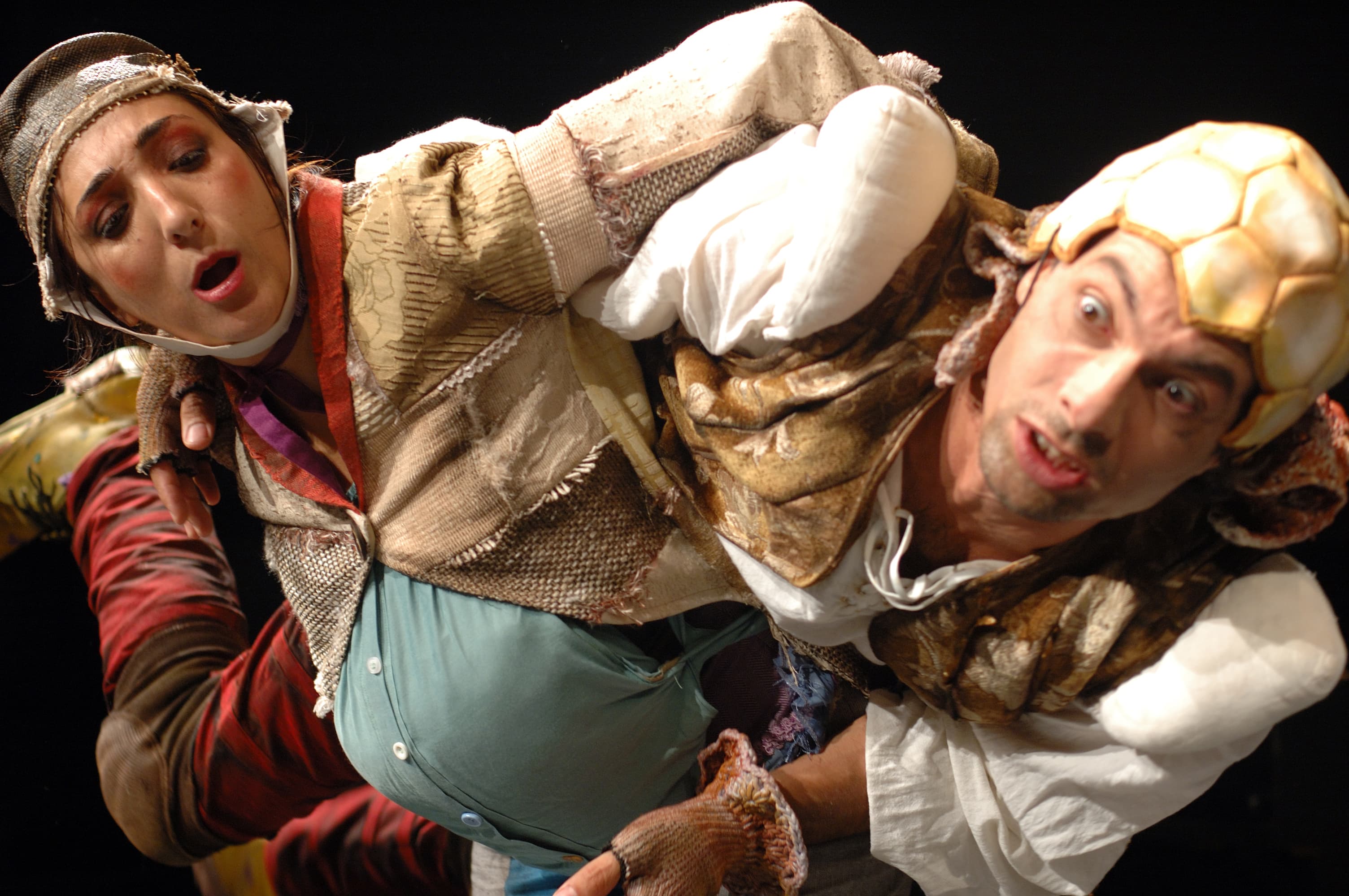 Workshop teatral encerra ciclo de oficinas para formação em artes cênicas