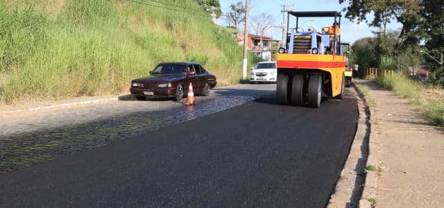 Rua Salvador Preto recebe obras de pavimentação