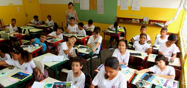 Confira como ficam as aulas nas escolas municipais nos dias de jogos do Brasil na Copa