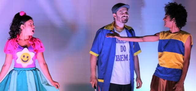 EMEFs recebem apresentação de peça teatral sobre cidadania