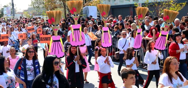 Jacareí leva cultura para a avenida durante o Desfile Cívico