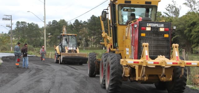Infraestrutura realiza obras e manutenção em diversos bairros da cidade