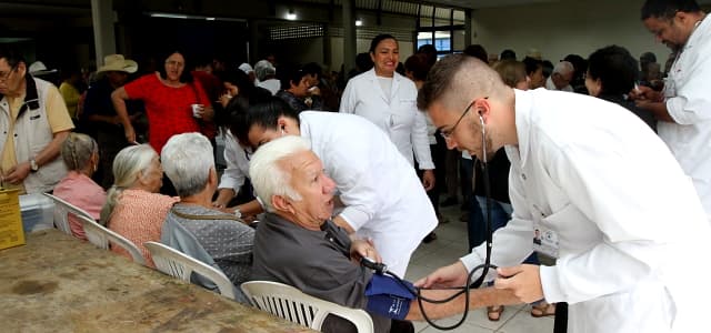 Evento em comemoração ao Dia do Idoso reúne 600 pessoas em Jacareí