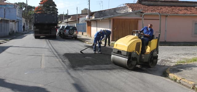 Infraestrutura realiza obras de manutenção em toda a cidade