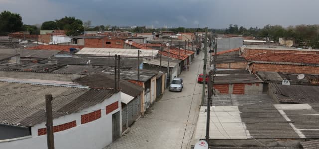Regularização fundiária: Pró-Lar entrega títulos a moradores do Lagoa Azul