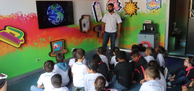 Projeto da EDP leva Caminhão da “Boa Energia” para escolas municipais