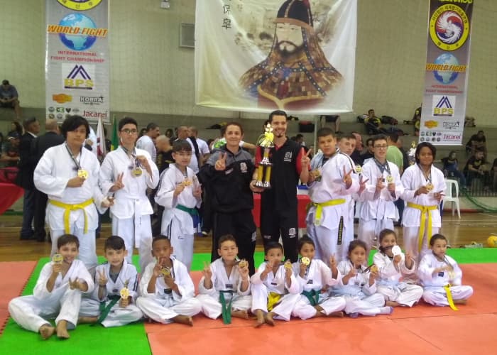Equipe de taekwondo vence campeonato ‘Brazil Open Martil Art’