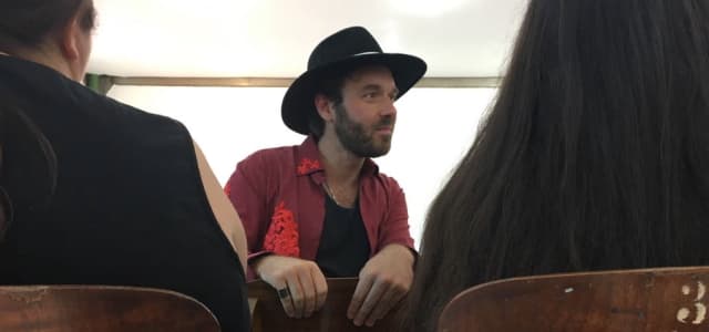 ‘Tarín, da adaga ao fogo’ espetáculo gratuito domingo(16)