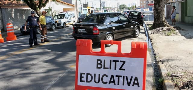 Avenida Pereira Campos recebe blitz sobre educação no trânsito