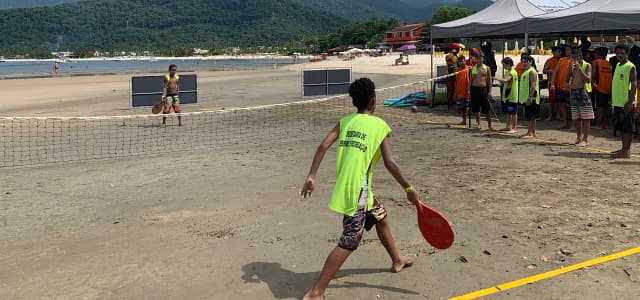 ‘Agita Férias na Praia’ reúne crianças no Litoral Paulista