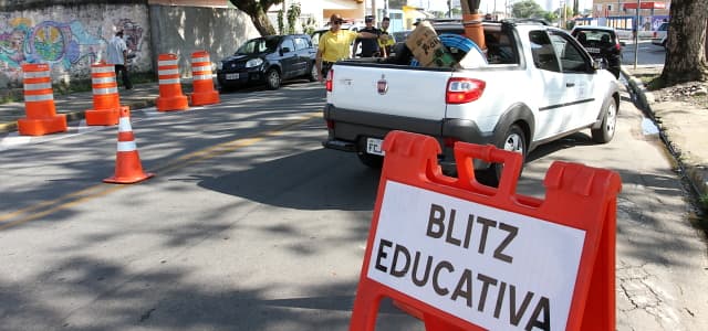 Campanha de Carnaval realiza blitzes educativas de trânsito