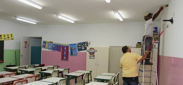Prefeitura faz manutenção nas escolas para volta às aulas