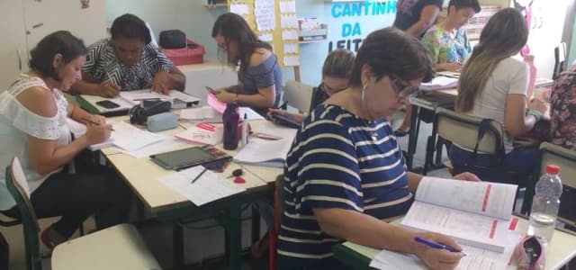 Professores preparam material didático para 2019
