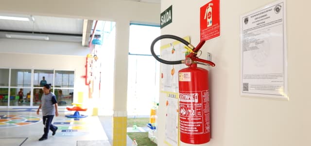Mais 9 escolas municipais recebem AVCB dos Bombeiros