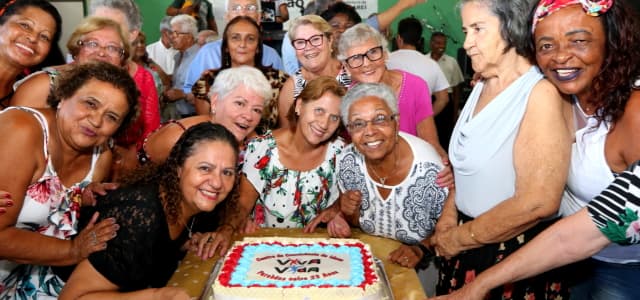 Casa Viva Vida encerra comemorações de aniversário com baile dançante