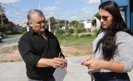 Prefeitura orienta moradores sobre regularização de numeração de imóveis no Parque dos Sinos