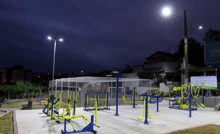 Região do Pitoresco recebe academia ao ar livre e revitalização da praça do bairro