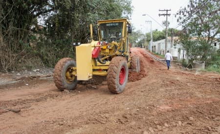 Região do Igarapés recebe obras de drenagem e pavimentação
