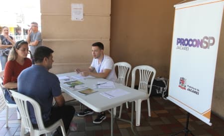 Plantão serviu para divulgar serviços do Procon Jacareí