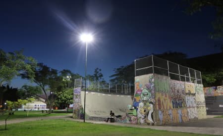 Espaço Liberdade recebe iluminação de LED
