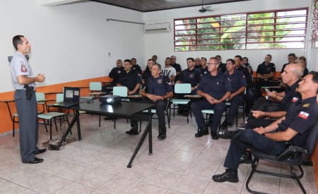 Guardas civis participam de curso de “Semana de Aperfeiçoamento Técnico”
