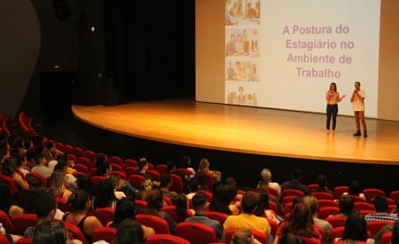Quatrocentos estagiários participam de palestra no EducaMais Jacareí