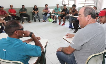Curso de horticultura oferece oportunidade de trabalho e educação financeira para população em situação de rua