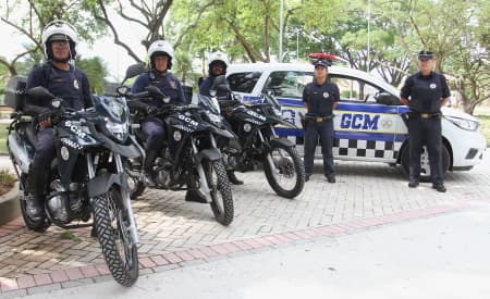 Nova viatura e motos reforçam frota da Guarda Civil de Jacareí