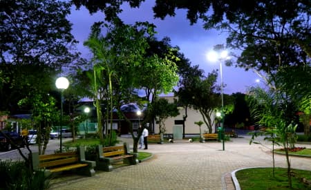 Praça na Chiquinha Schurig é entregue totalmente revitalizada
