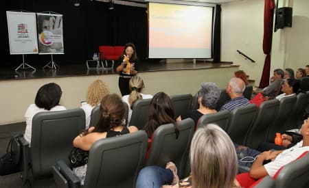 Dia Internacional de Combate à Violência Contra a Mulher é lembrado em Jacareí com reflexão sobre cultura de paz