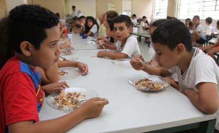 Guia alimentar traz importantes dicas sobre alimentação infantil em tempos de pandemia