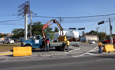 Novo parque semafórico traz segurança e fluidez para entorno da UBS Santa Cruz dos Lázaros