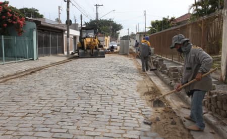 Novo andamento nas obras da Rua Chiquinha Schurig, com recapeamento a partir de segunda-feira (22)