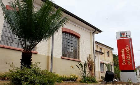 Secretaria de Educação prepara protocolo de retorno às aulas presenciais em setembro, após anúncio do Governo do Estado