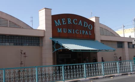 Confira o que abre e fecha no feriado