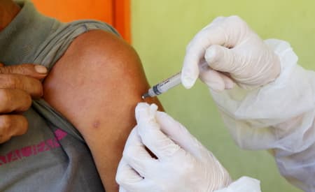 Prefeitura de Jacareí publica Editais para contratação temporária de Auxiliares de Enfermagem e Enfermeiros para Campanha de Vacinação contra a Covid-19